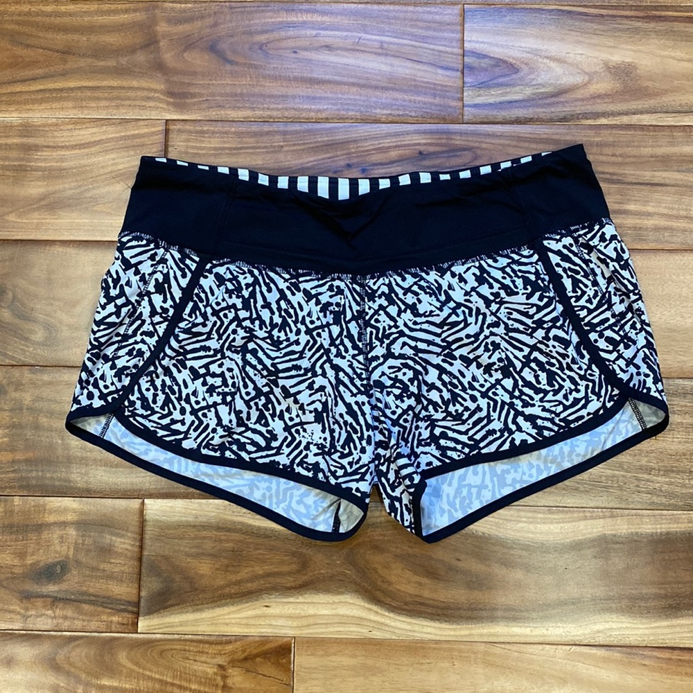 Lululemon Speed Up Mid-Rise Lined Short 4”